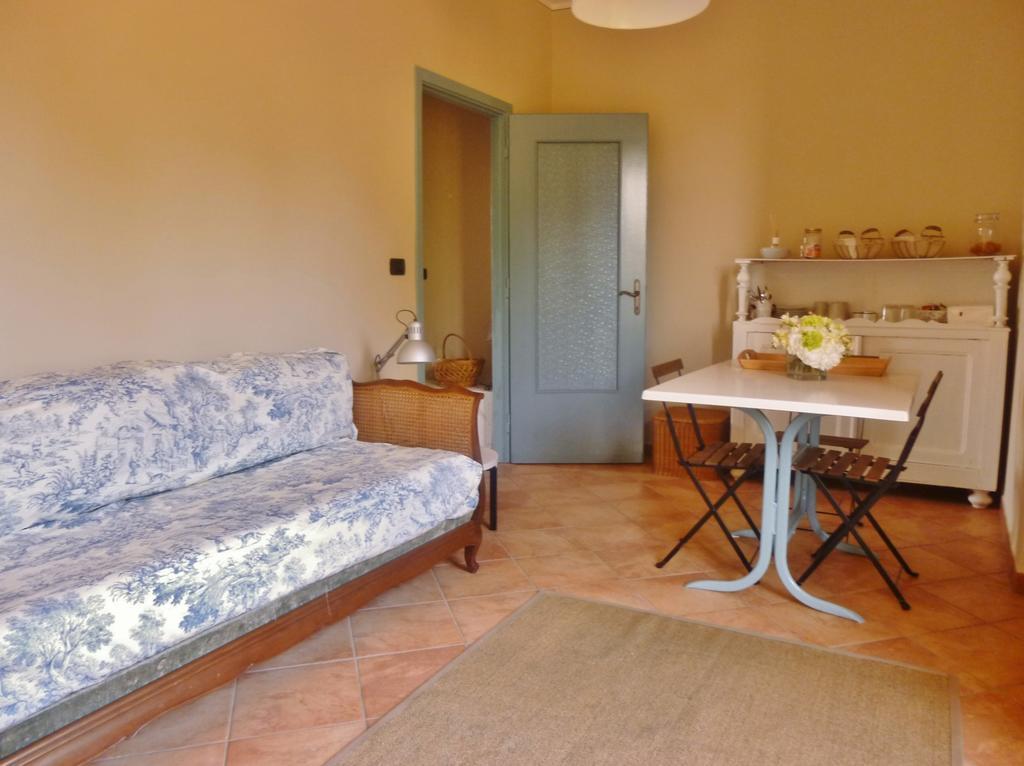 Tenuta Ajrale Vigone Cameră foto